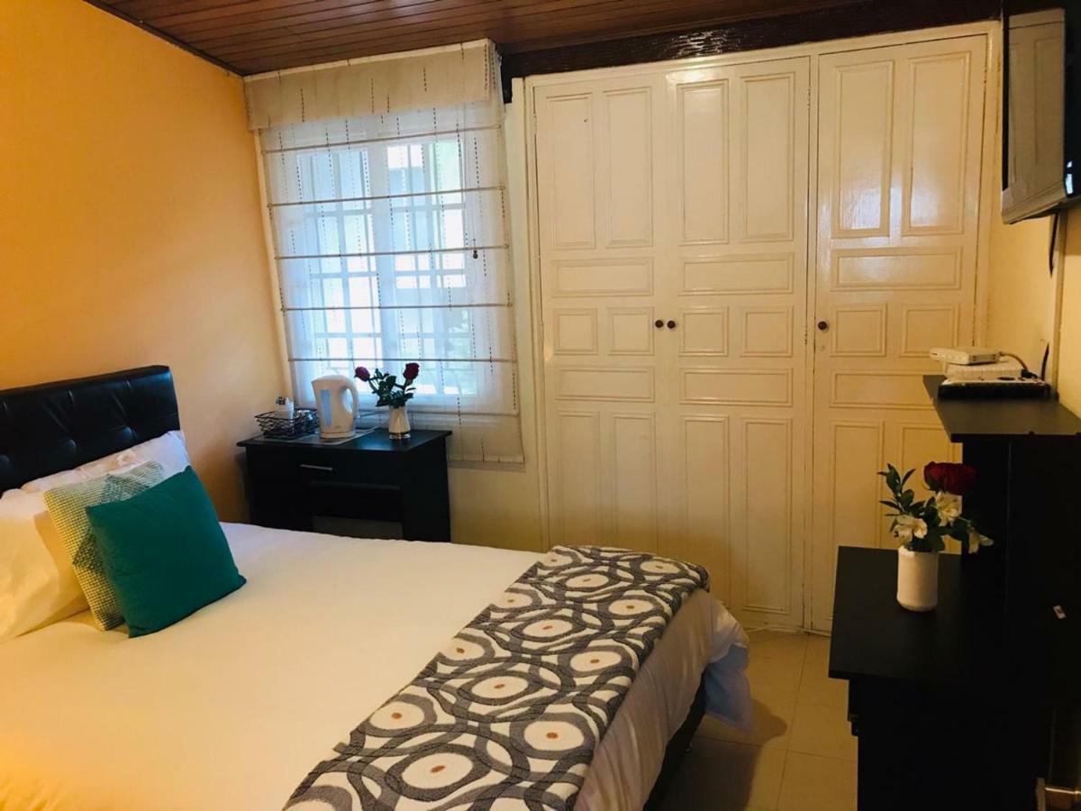 Casa Prada Bed & Breakfast Bogotá Esterno foto
